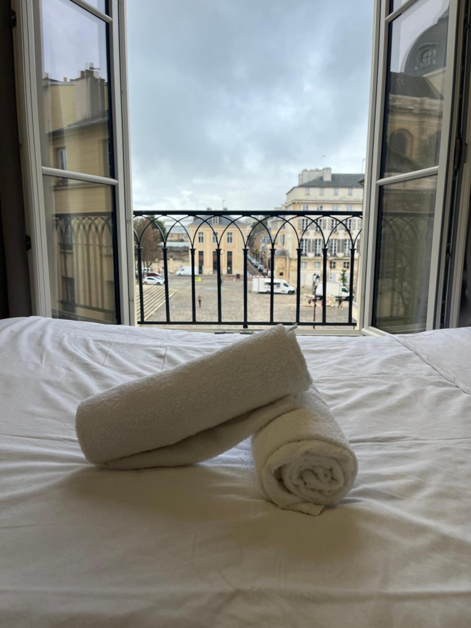 Hotel L'Esperance Versailles Esterno foto